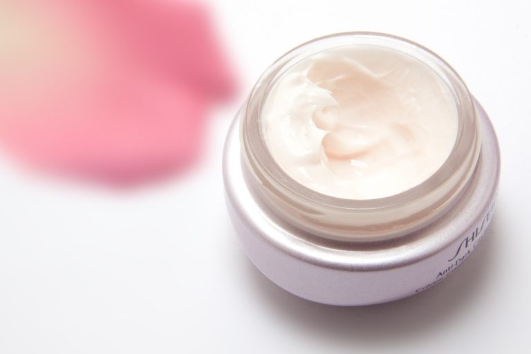 Como escolher produtos de cuidados com a pele para pele oleosa 1 Como escolher produtos de cuidados com a pele para pele oleosa