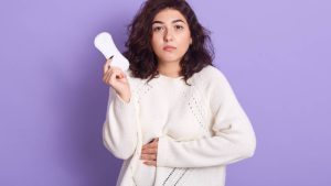 9 melhores chás para cólicas menstruais