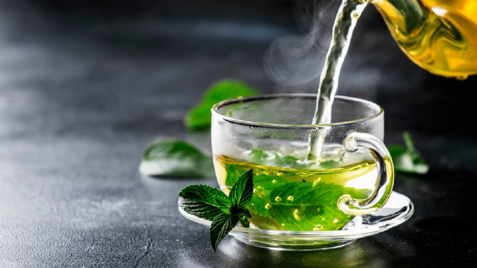 6 bebidas matinais para uma pele brilhante 3 Chá verde
