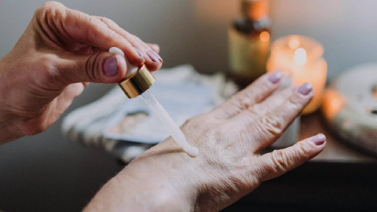 Retinol: o que é, tipos, benefícios e como usar 1 Retinol: o que é, tipos, benefícios e como usar