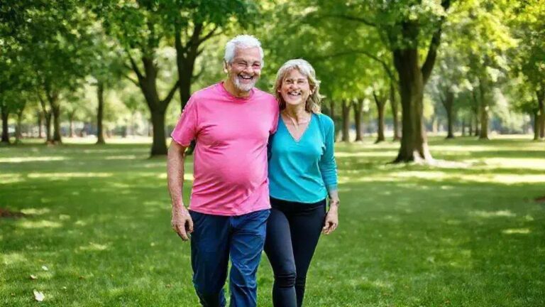 Benefícios de Caminhar por Apenas 2 Minutos Após as Refeições 6 Benefícios de Caminhar por Apenas 2 Minutos Após as Refeições